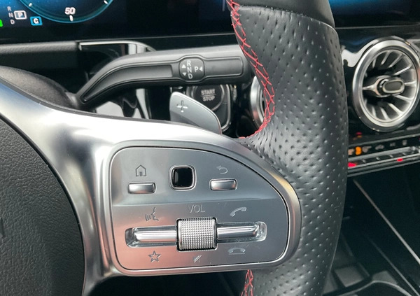 Mercedes-Benz EQA cena 271000 przebieg: 6730, rok produkcji 2023 z Reszel małe 667